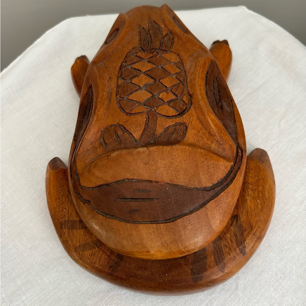 Carved Wooden Frog Box - Picture 5 of 9